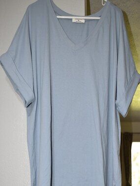 Zenana Blue V-Neck Short Sleeve Tee - Size XL